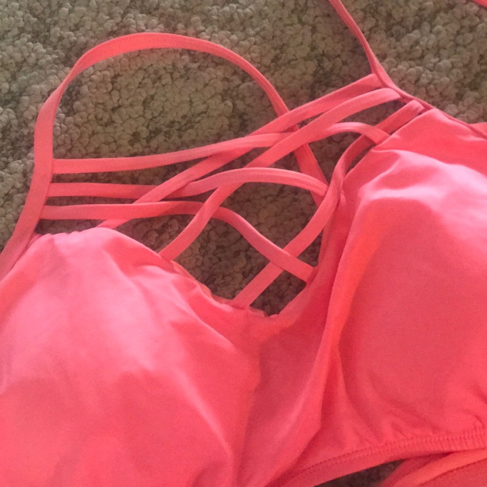 Bikini - Picture 2 of 3